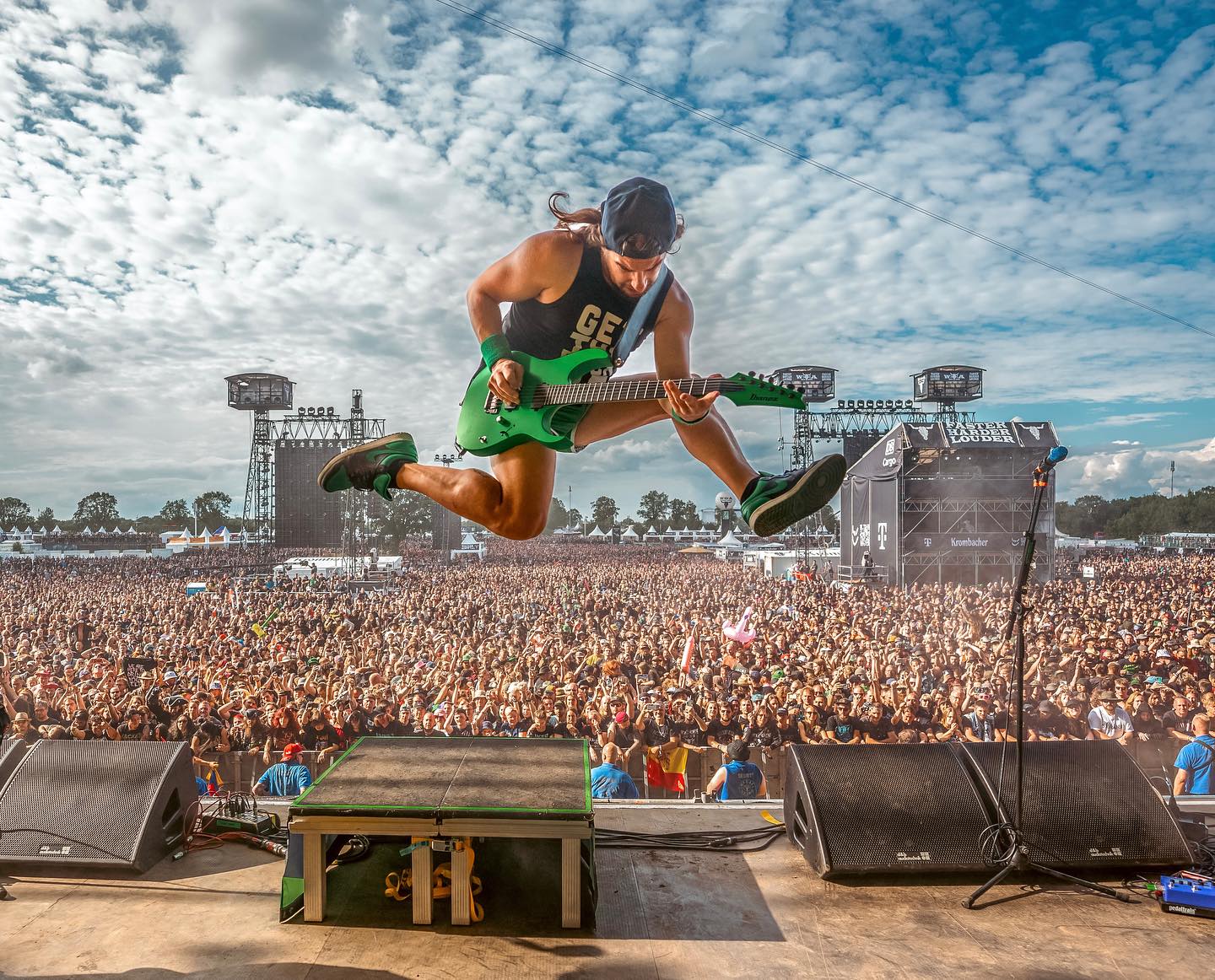 Bodor Máté - November elején érkezik az Alestorm gitárosának második instrumentális szólólemeze, itt az első felvezetőd dal és klip: 'Glazing'